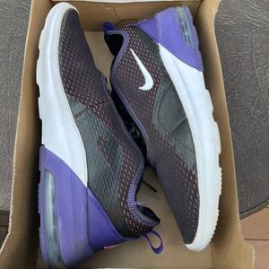 Nike Air Max Motion 2